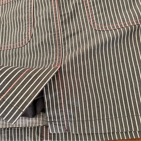 Daily Golf Skirt Skort Sports Women size S
Gray White Pinstripe Pink Threading - Picture 8 of 14